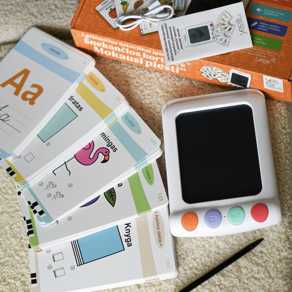 Lavinančios lietuviškai įgarsintos šnekančios kortelės MOKAUSI PIEŠTI