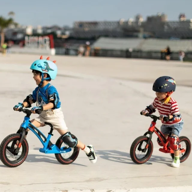 💛 Kai vaikai auga greičiau, nei spėji mirktelėti...
Suteikit jiems saugią ir linksmą pradžią su Micro Balance Bike Deluxe – balansiniu dviratuku, kuris padeda lavinti pusiausvyrą, koordinaciją ir pasitikėjimą savimi 🚲✨

👣 Maži žingsneliai link didelių nuotykių.
Dviratukas, kuris auga kartu su vaiku 💛

#microbalancebike #mamosspasirinkimas #balansinisdviratukas #mazizingsneliaidideliemsnuotykiams #augamkartu #vaikystėsdžiaugsmas #dovanavuikui #krautuvelevaikamsbunnytail #bunnytailtaurage #bunnytail_lt